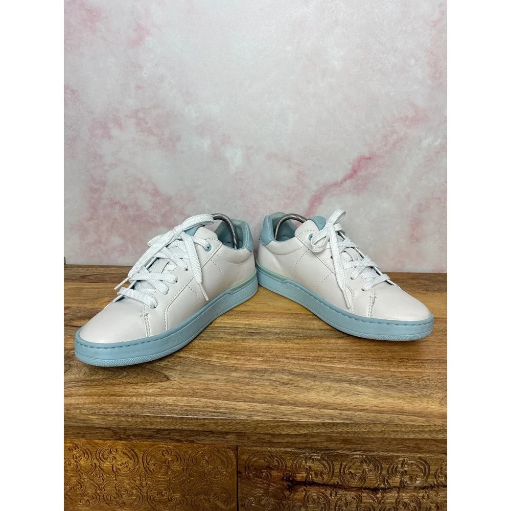 Coach Lowline Leather Low-Top Sneakers style #G5040 Light Blue size 6B